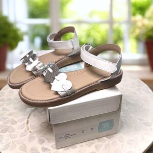Elephantito Caro Cuore Leather Sandal Girls White Silver Hearts Size 10 EU 26